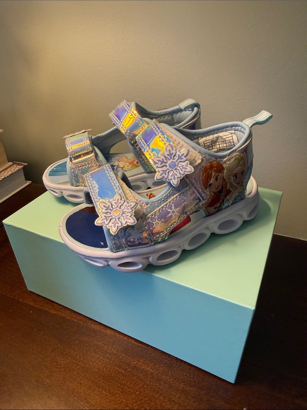 Like New Toddler Frozen Light-Up Sandals